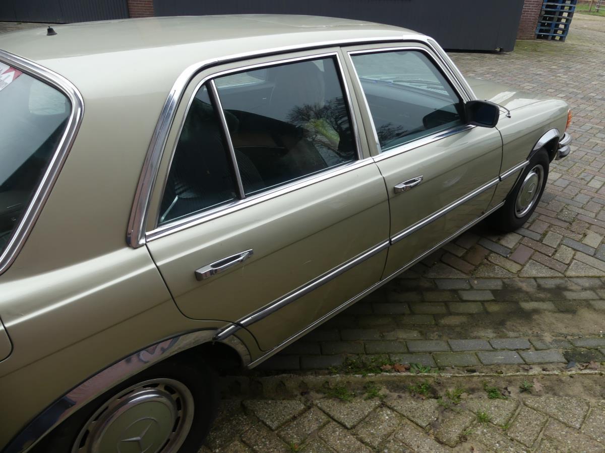 Mercedes-Benz 350SE