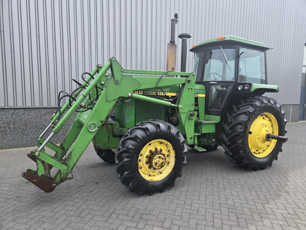 John Deere 4450 with loader