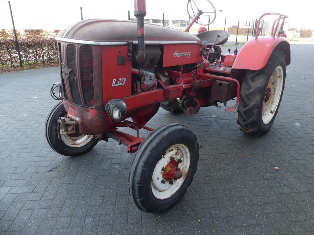 Hanomag R228