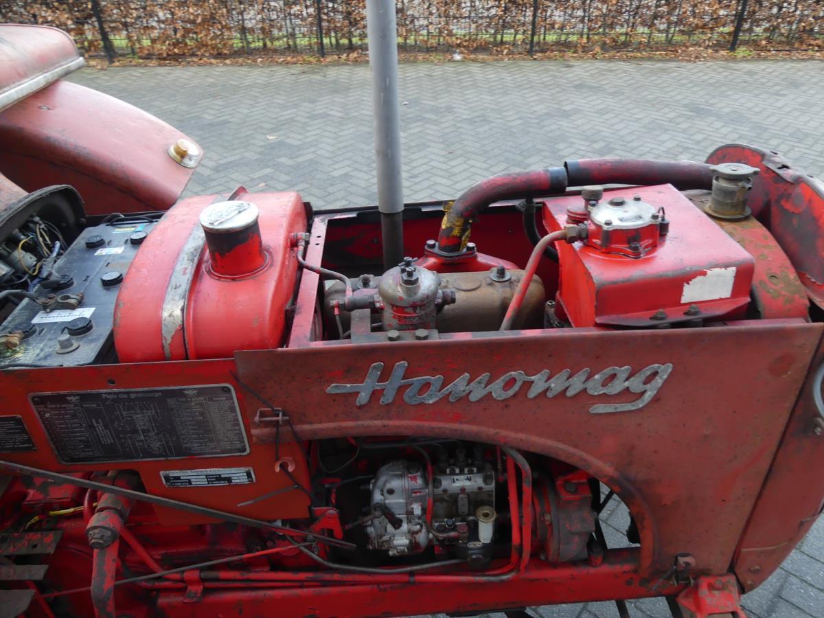 Hanomag R430