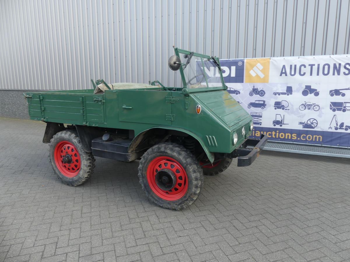 Mercedes-Benz Unimog