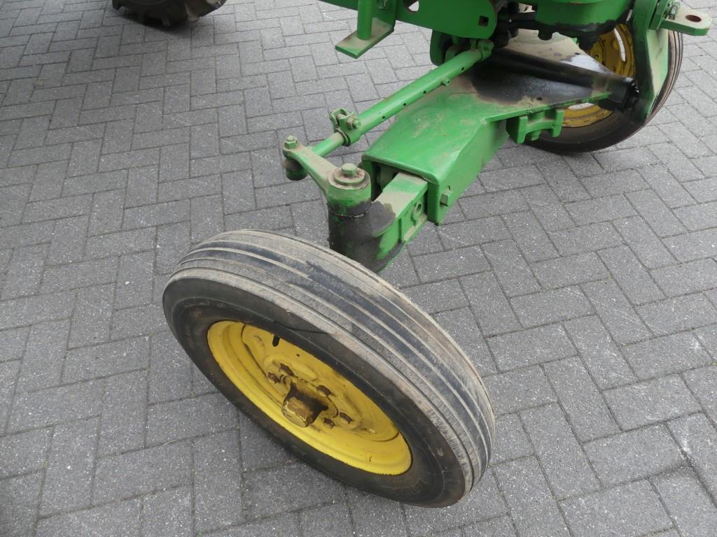 John-Deere 40