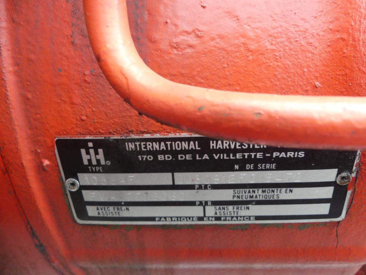 International 1055 4WD