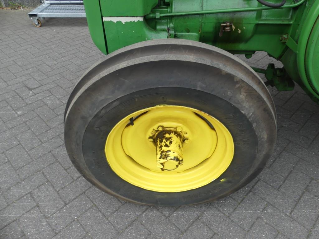 John-Deere D