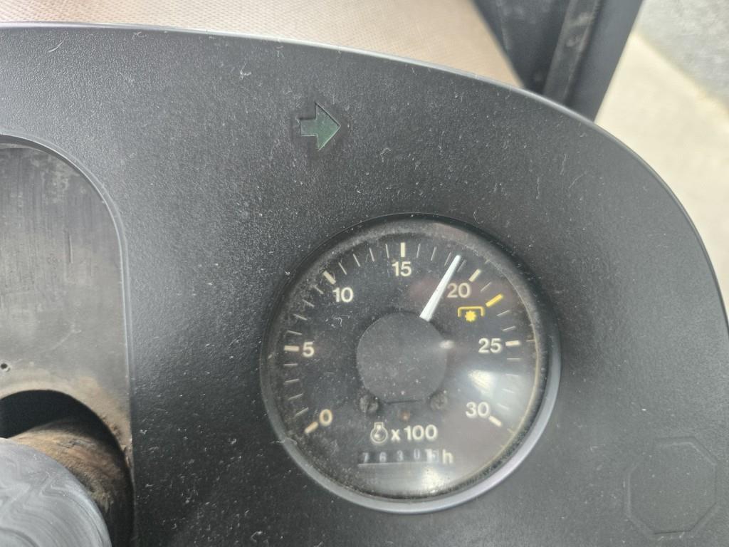 John Deere 4450 with loader