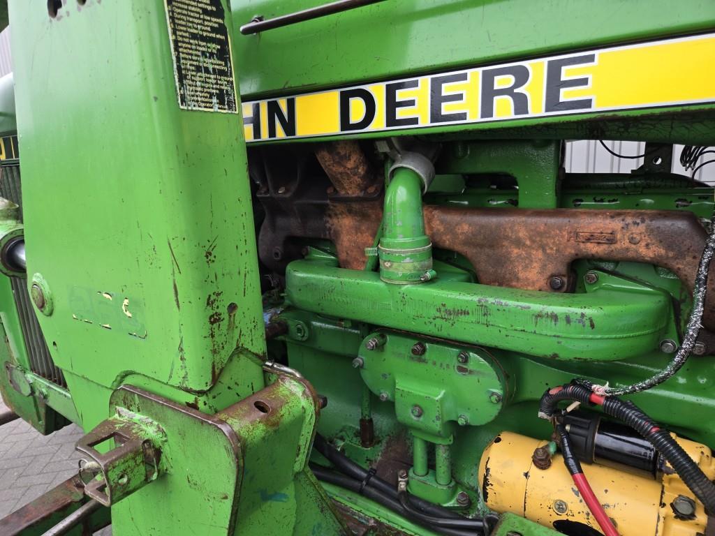 John-Deere 4450 with loader