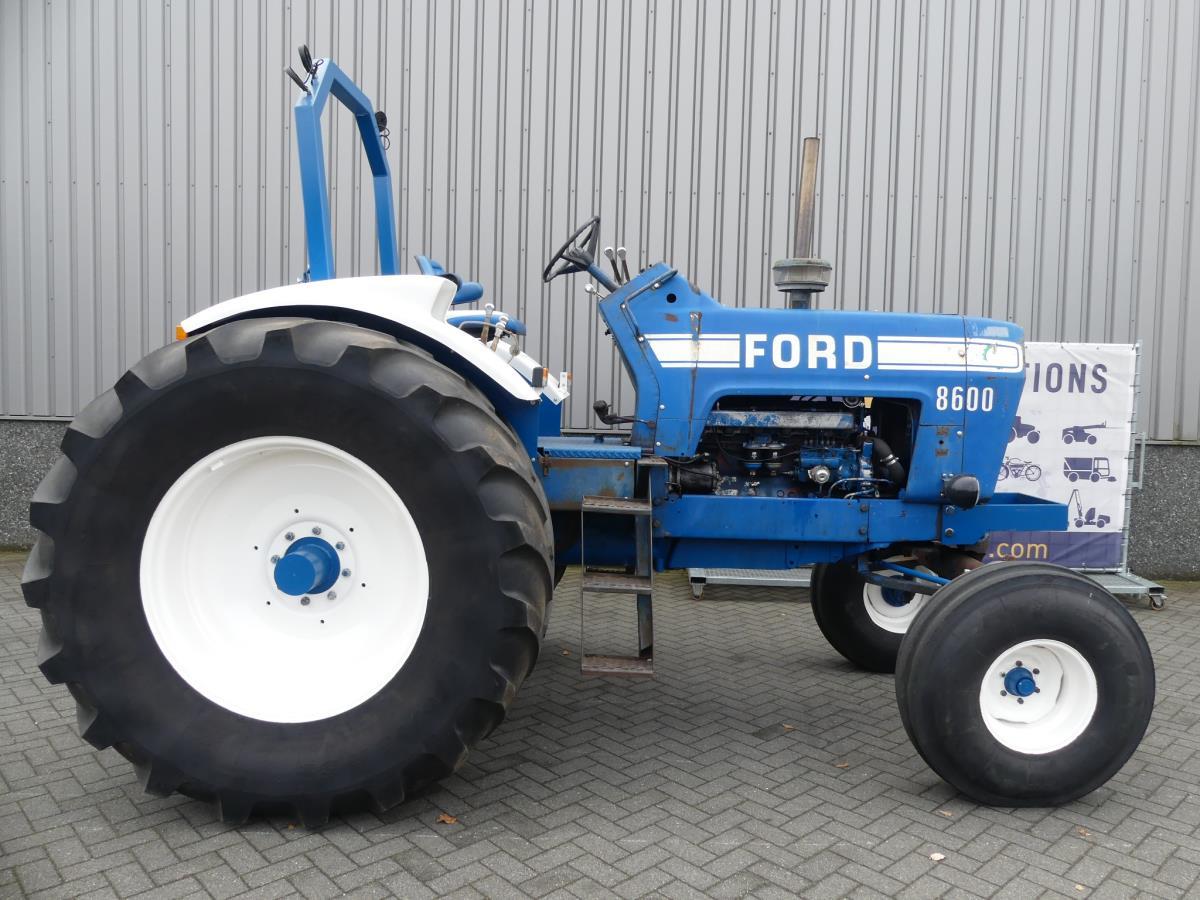 Ford 8600