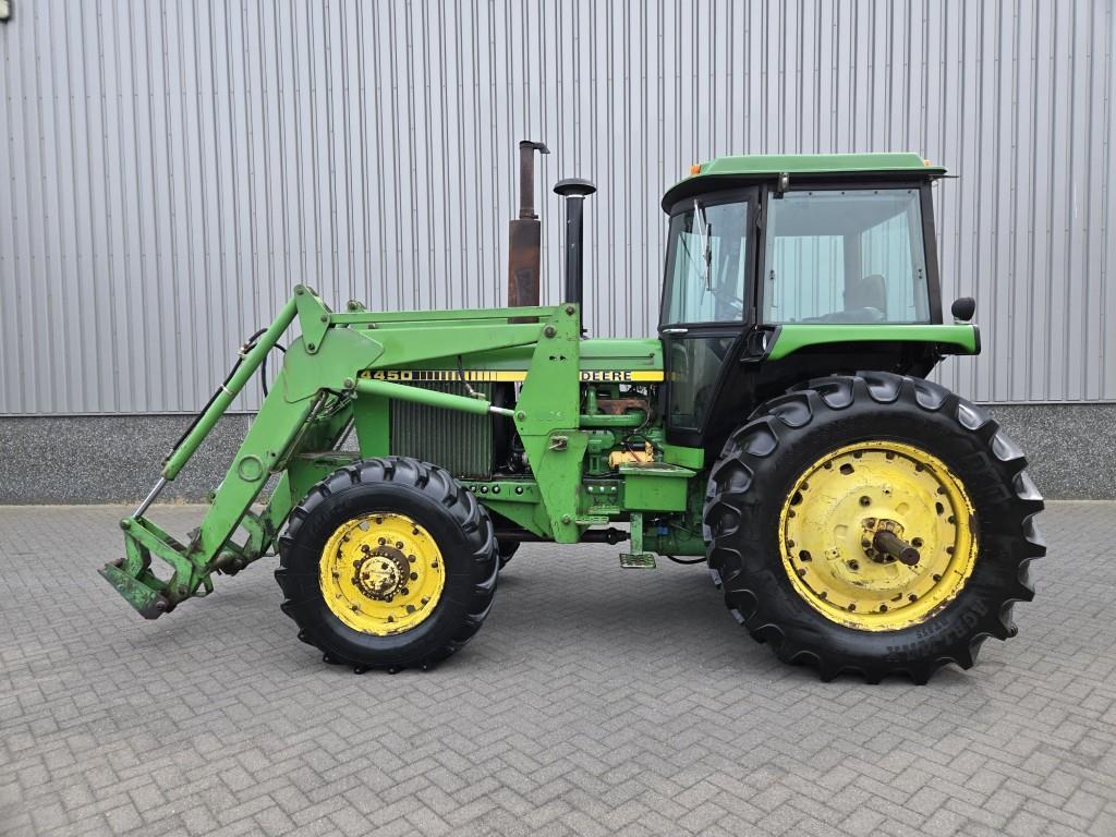 John-Deere 4450 with loader