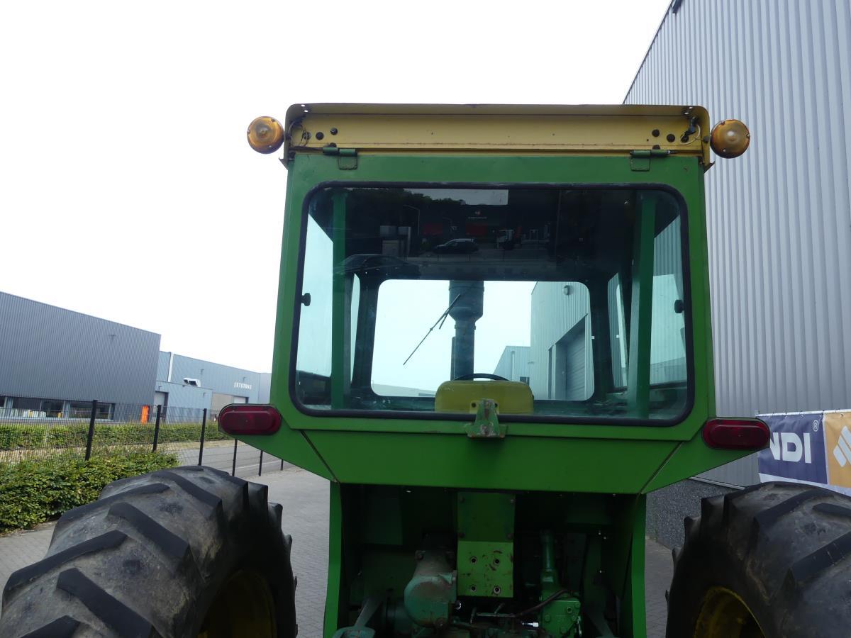 John-Deere 6030