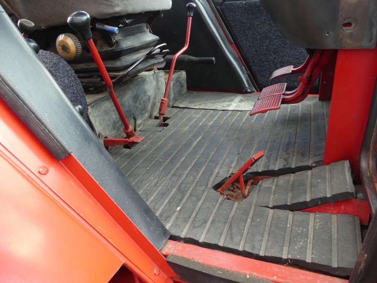 International 1055 4WD