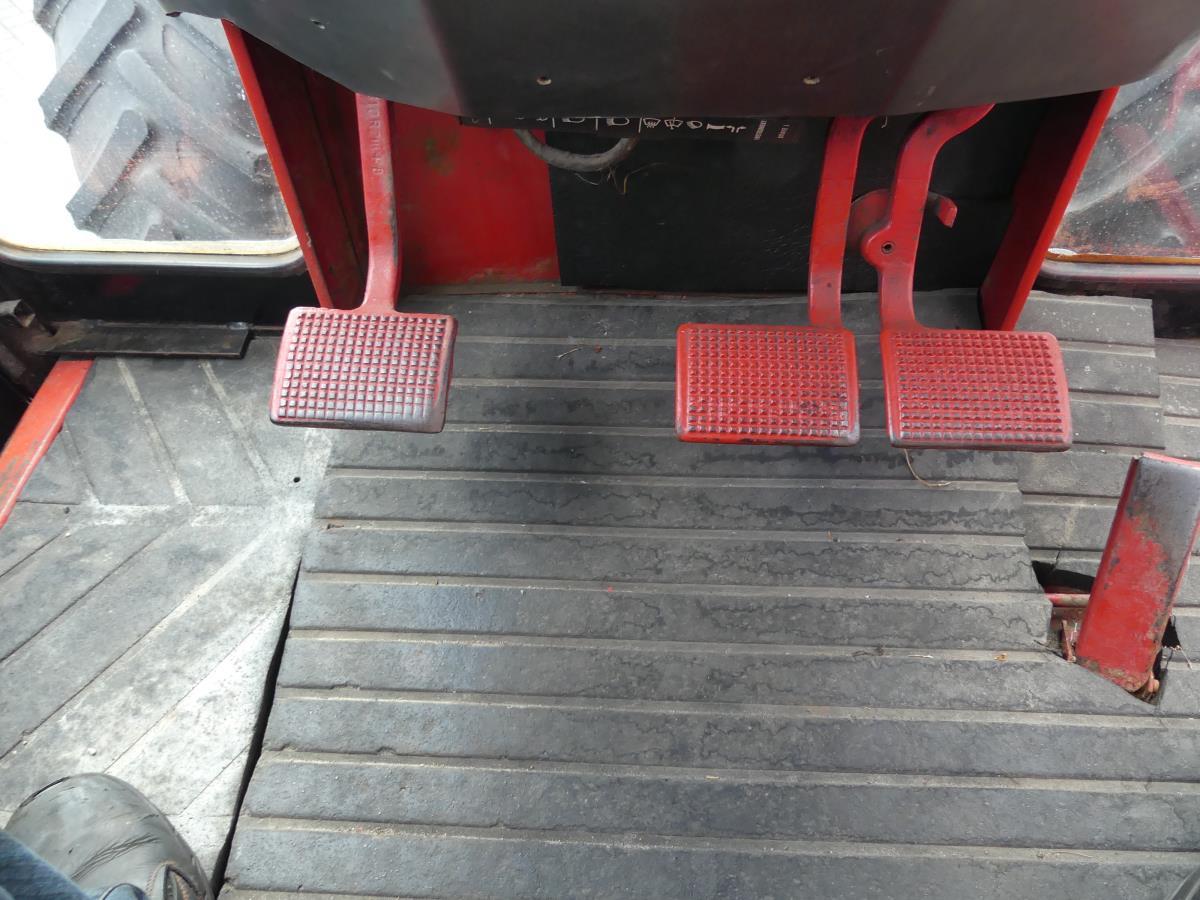 International 1055 4WD