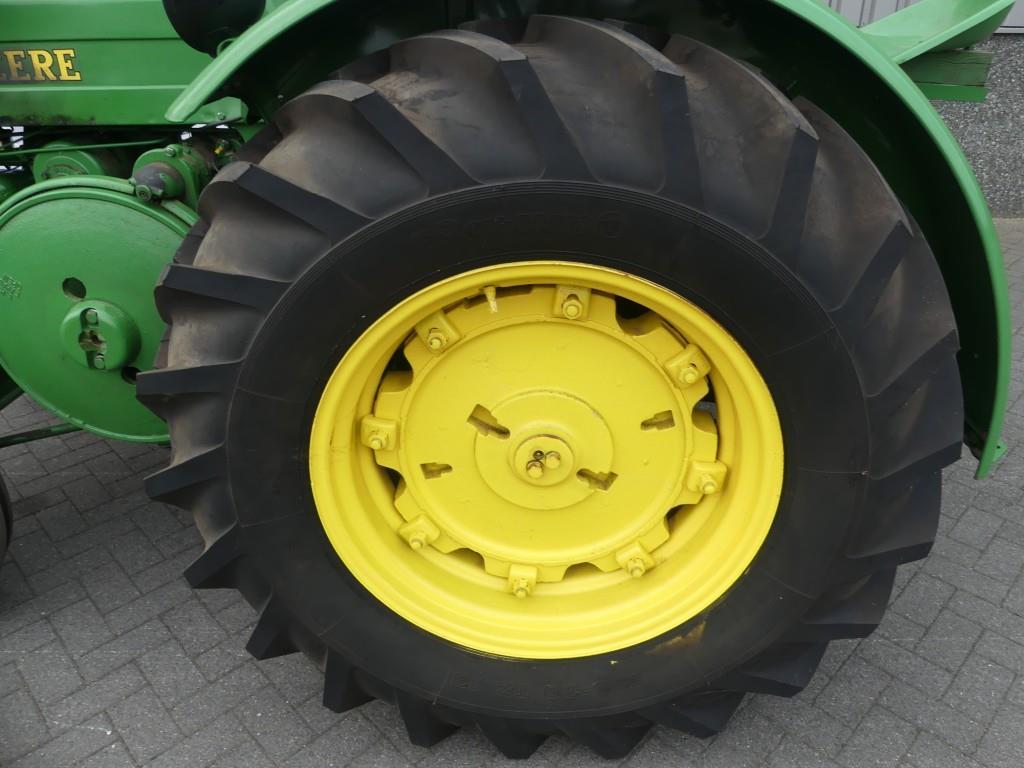 John-Deere D