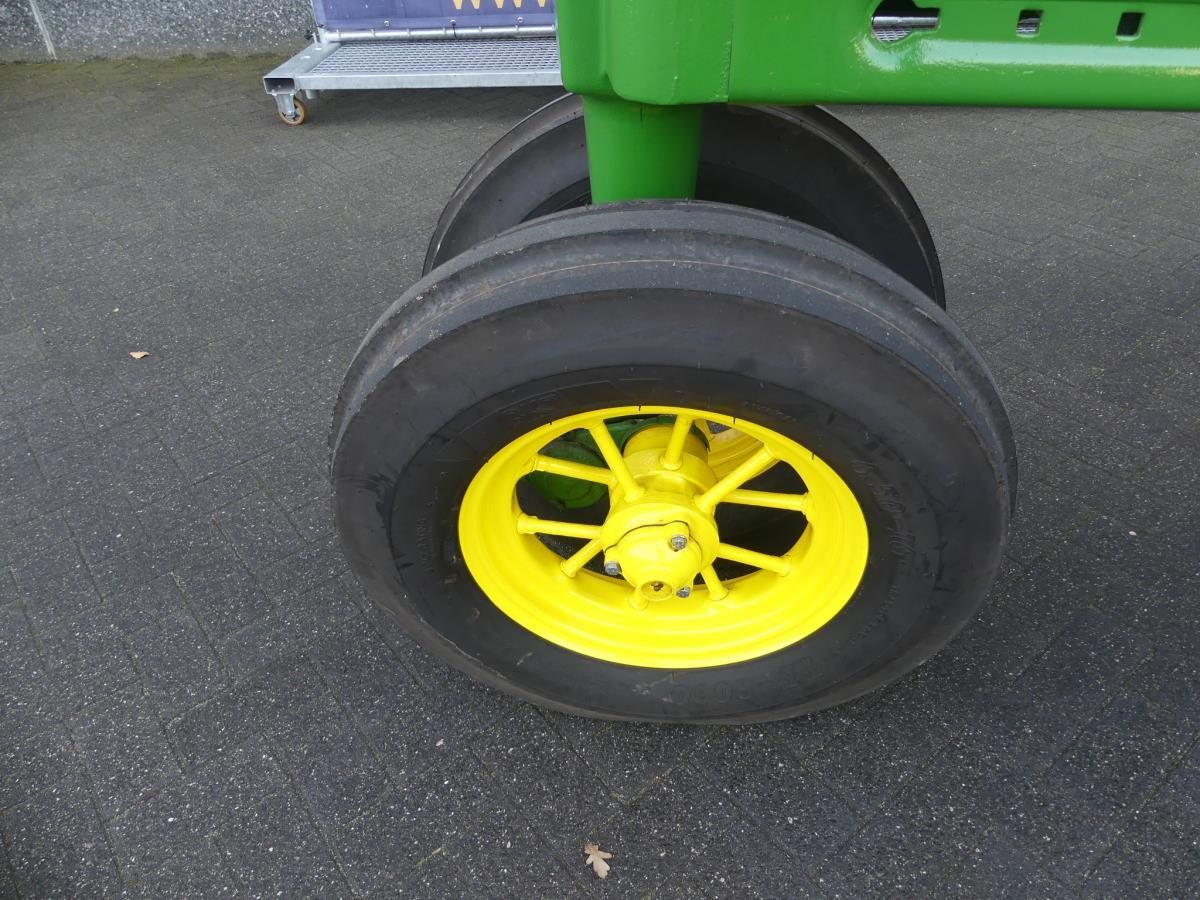 John-Deere A