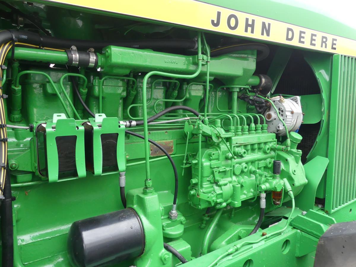 John-Deere 7520