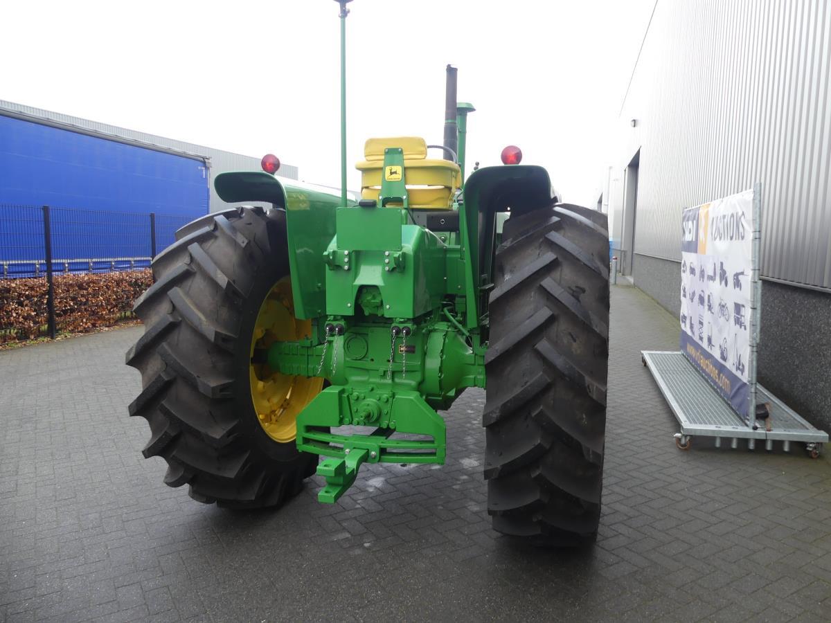 John-Deere 4620