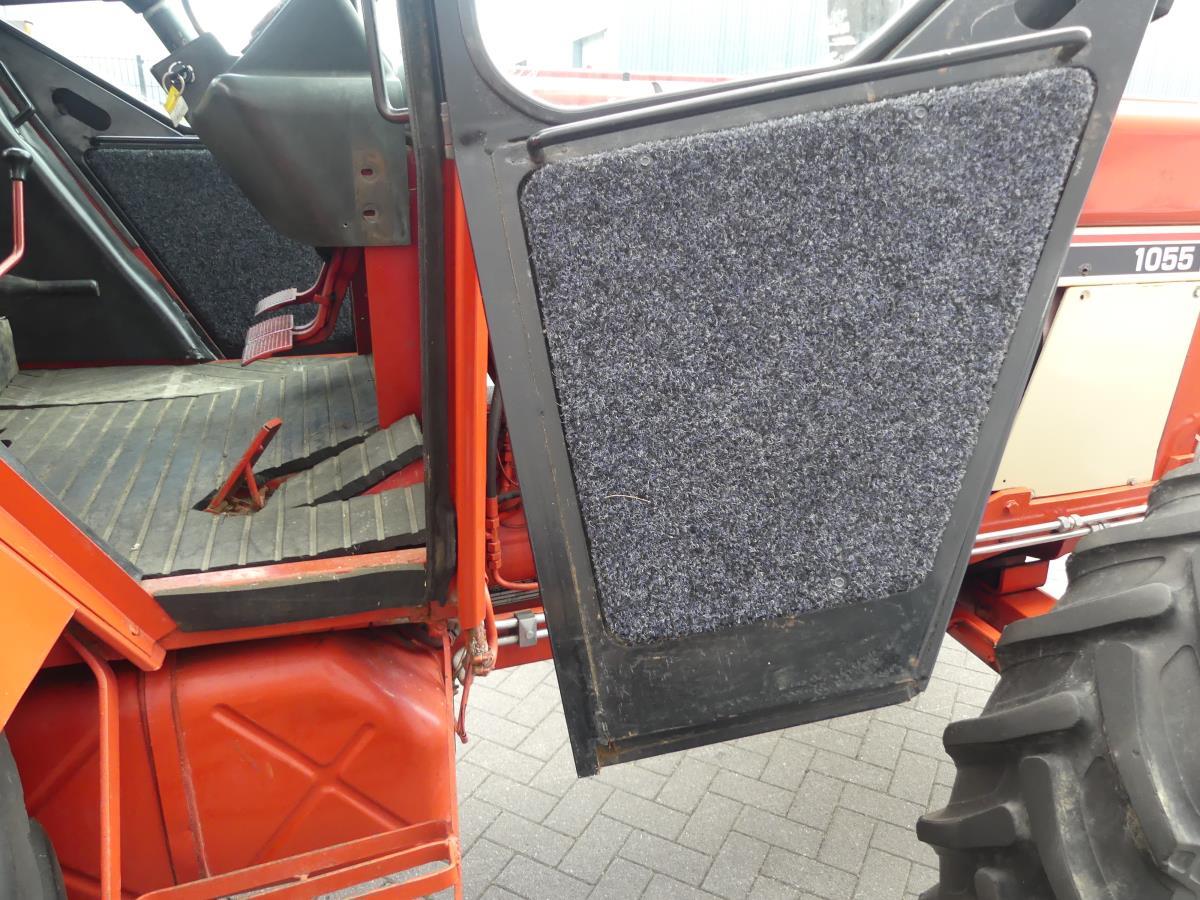 International 1055 4WD