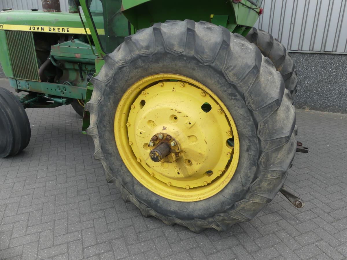 John-Deere 6030