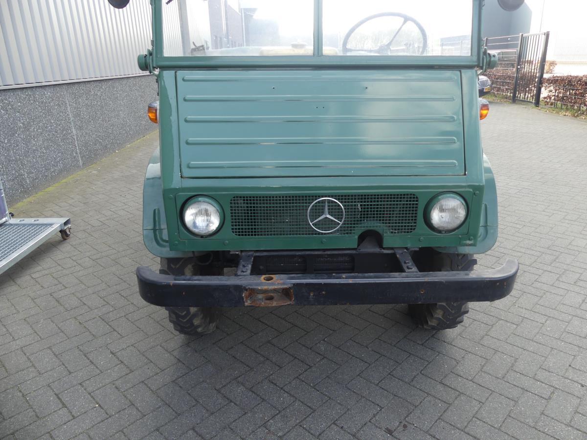 Mercedes-Benz Unimog