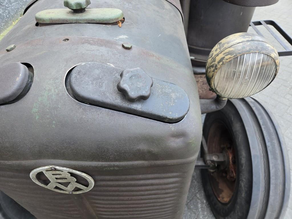 Munktells GBMV-1 Woodgas tractor running on woodgas