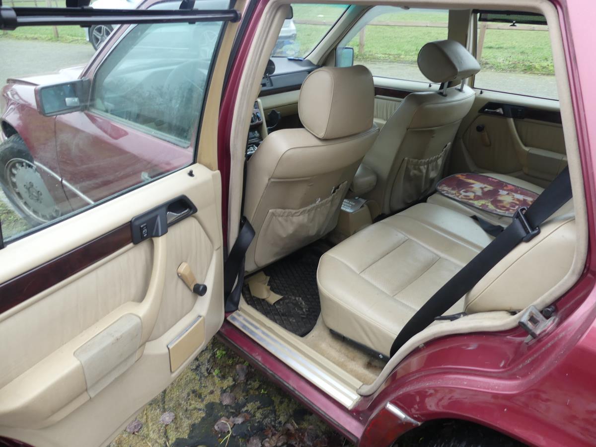 Mercedes-Benz 300 TDT