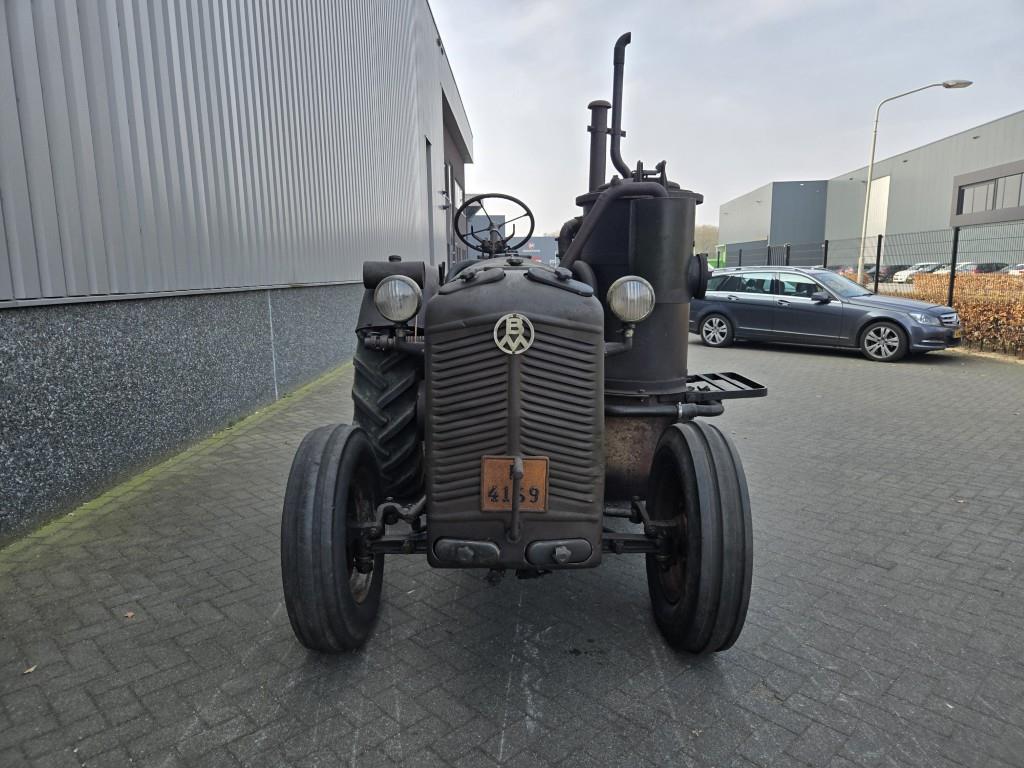 Munktells GBMV-1 Woodgas tractor running on woodgas