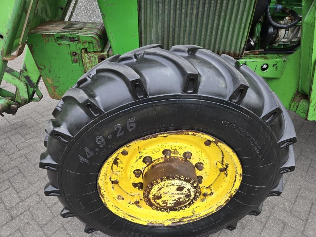 John-Deere 4450 with loader