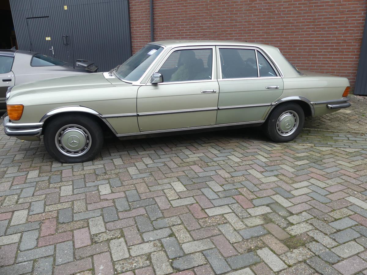 Mercedes-Benz 350SE