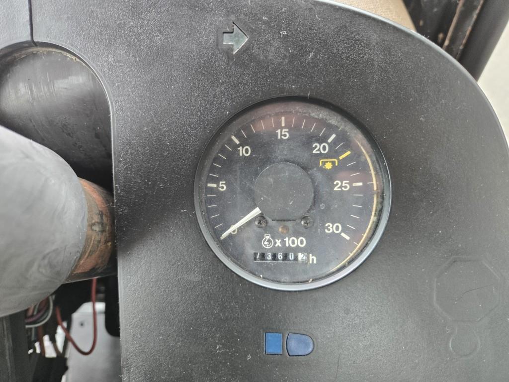 John-Deere 4450 with loader