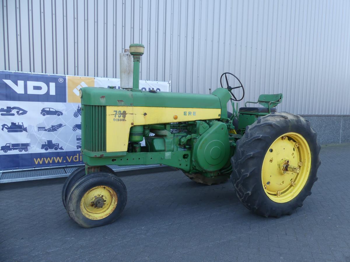 John-Deere 730
