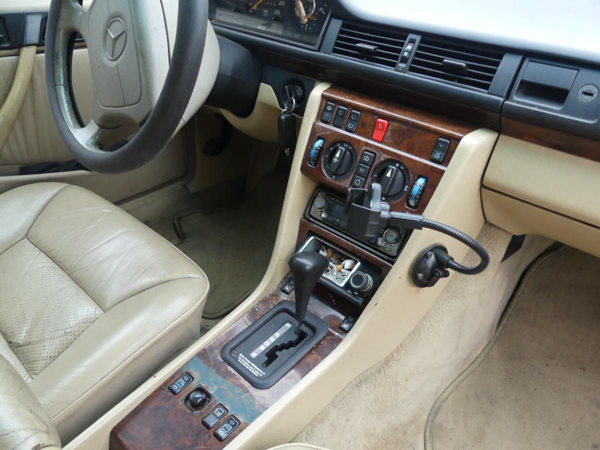 Mercedes-Benz 300 TDT