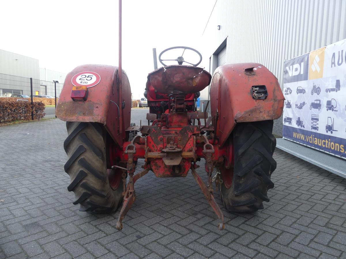 Hanomag R430