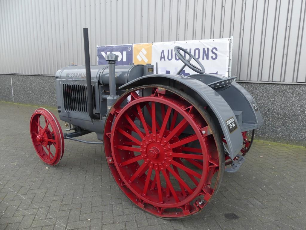 MC Cormick Deering 10/20 