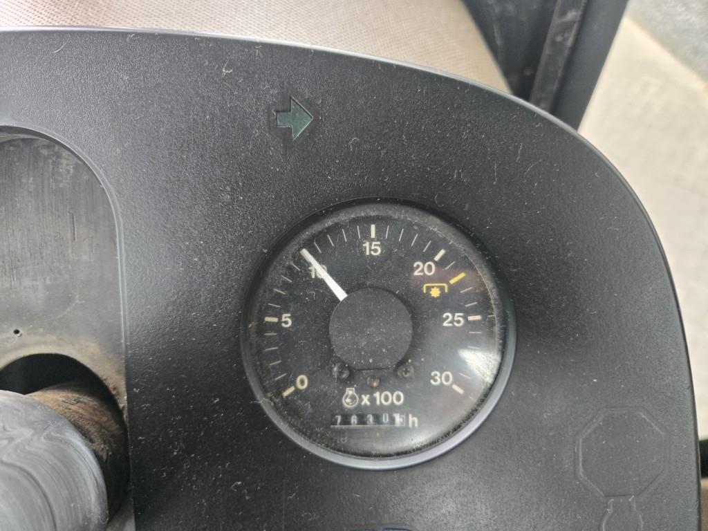 John Deere 4450 with loader