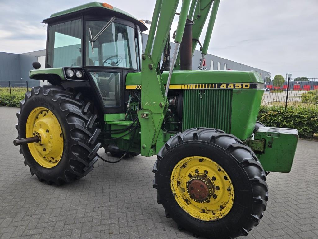 John-Deere 4450 with loader