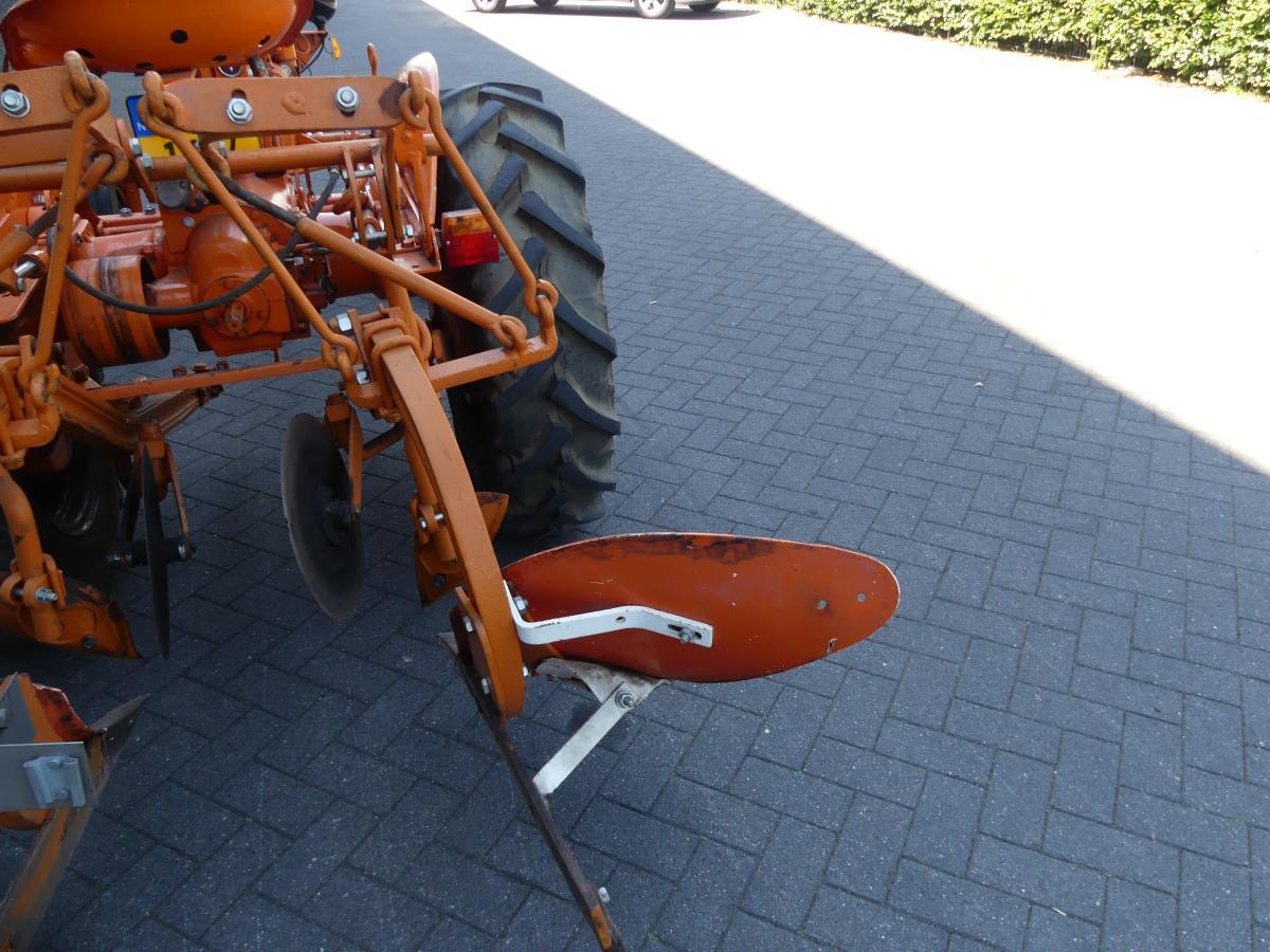 Allis-Chalmers B