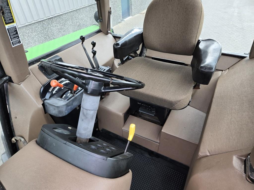 John-Deere 4450 with loader