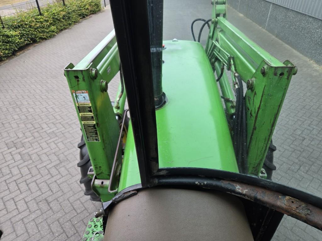 John-Deere 4450 with loader