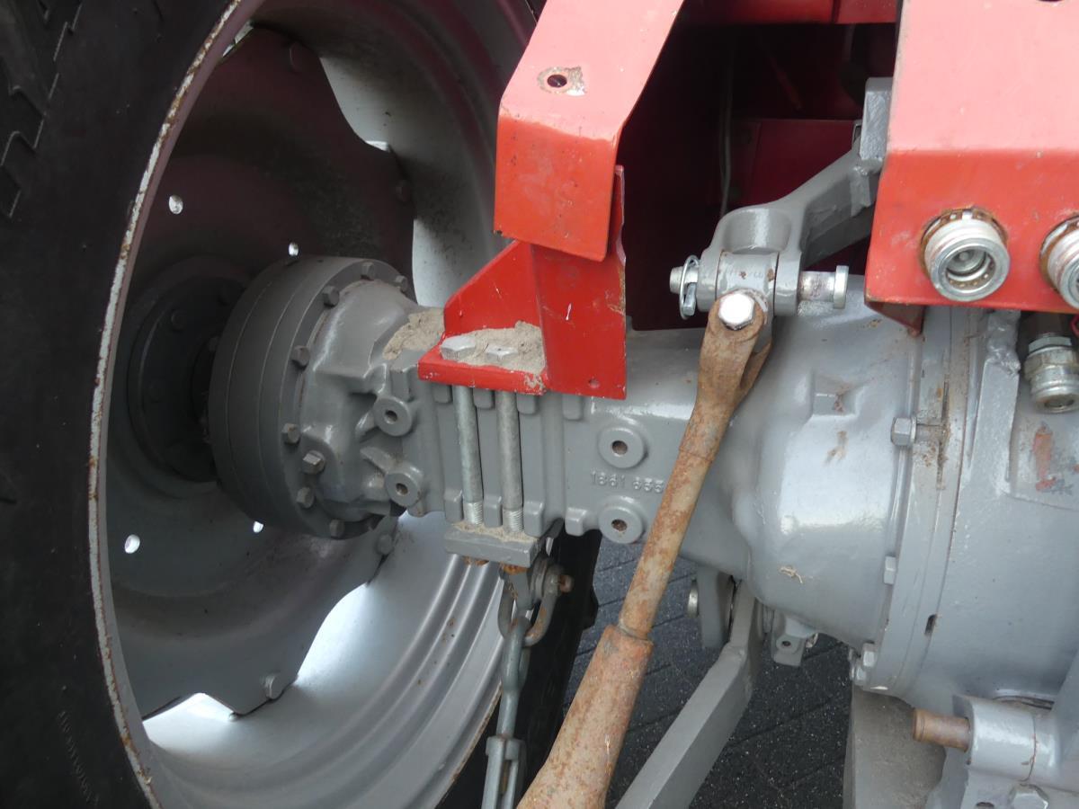 Massey-Ferguson 1200