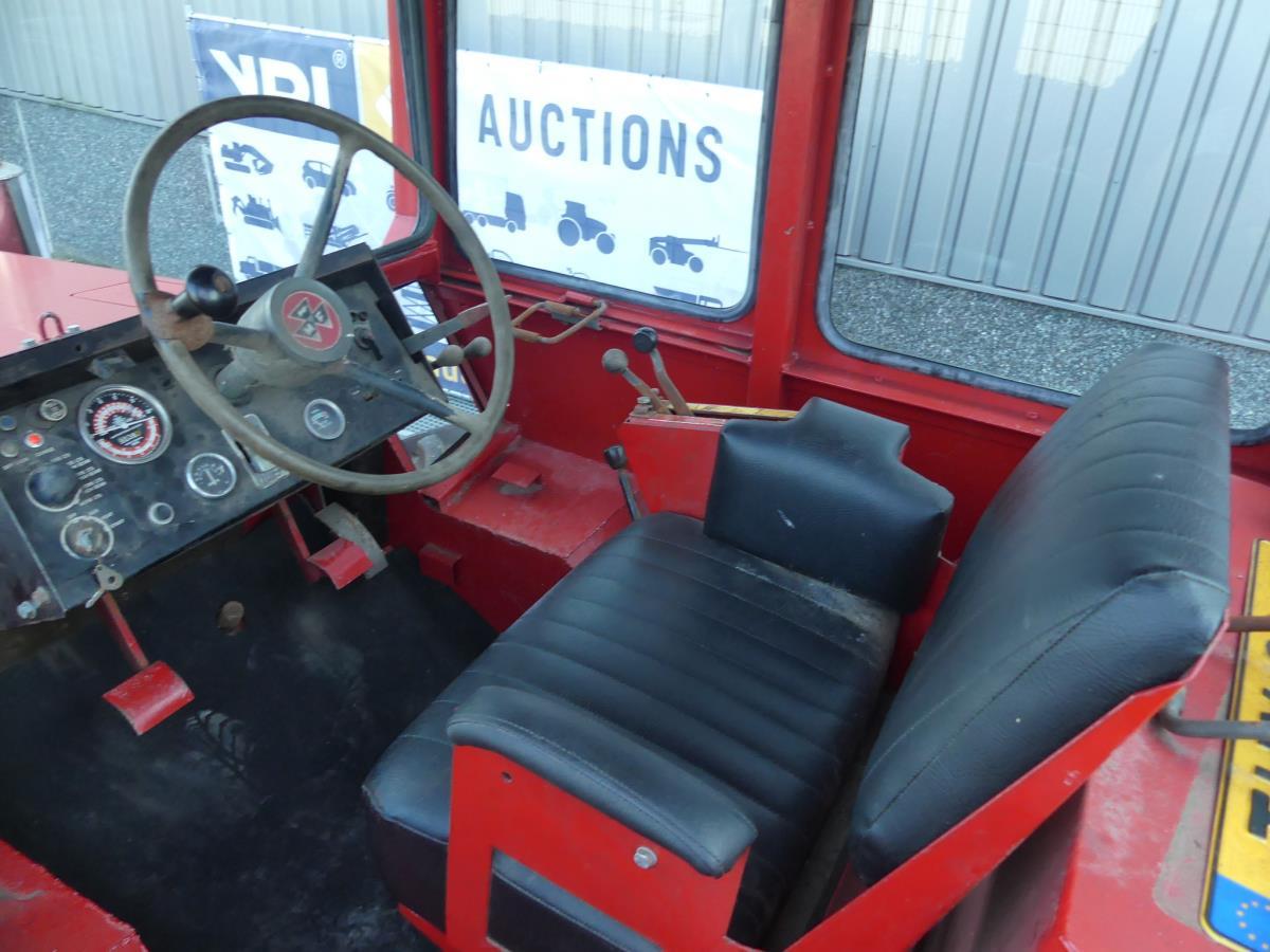 Massey-Ferguson 1200