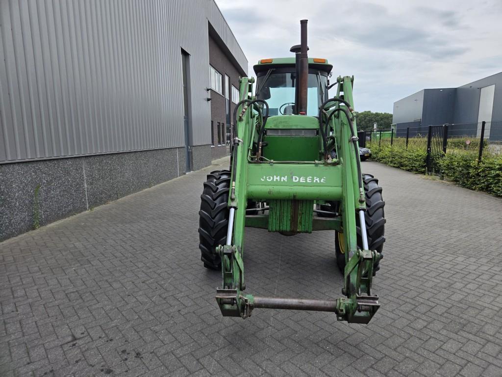 John-Deere 4450 with loader