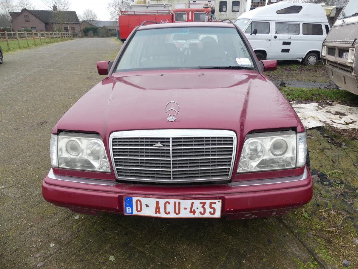 Mercedes-Benz 300 TDT