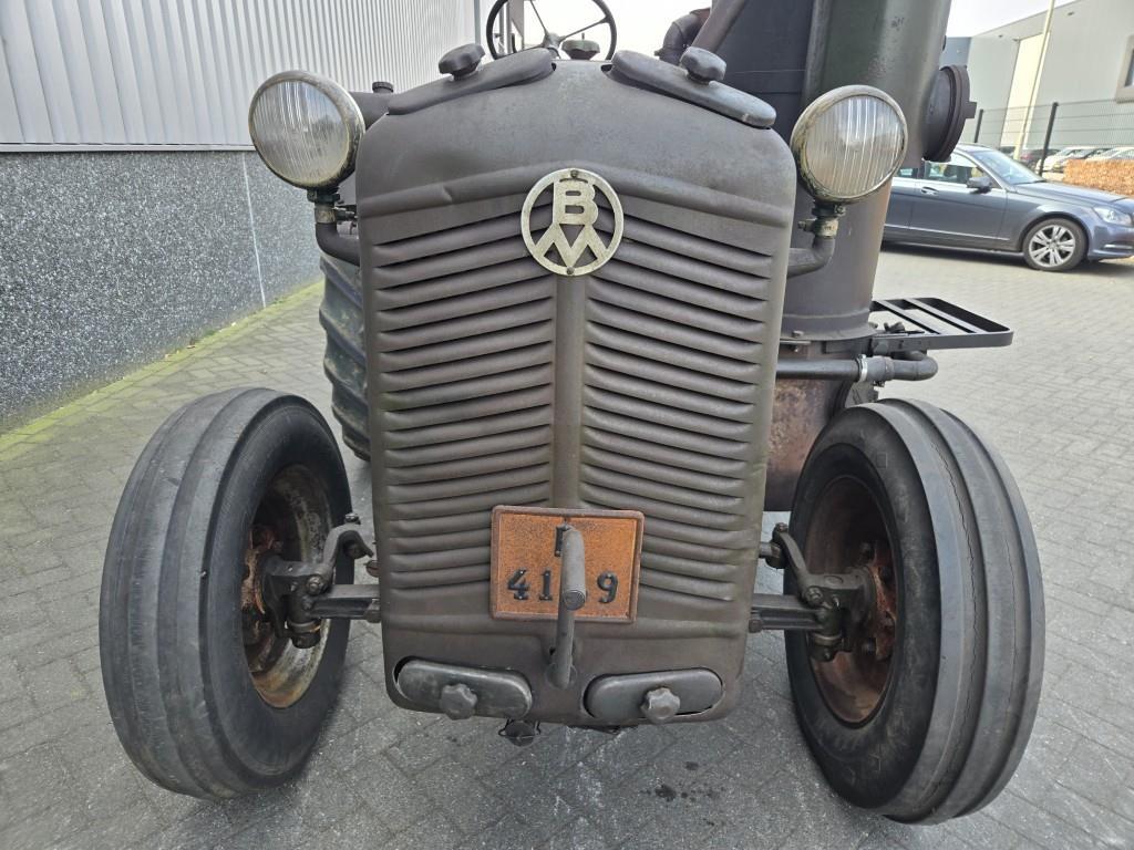 Munktells GBMV-1 Woodgas tractor running on woodgas