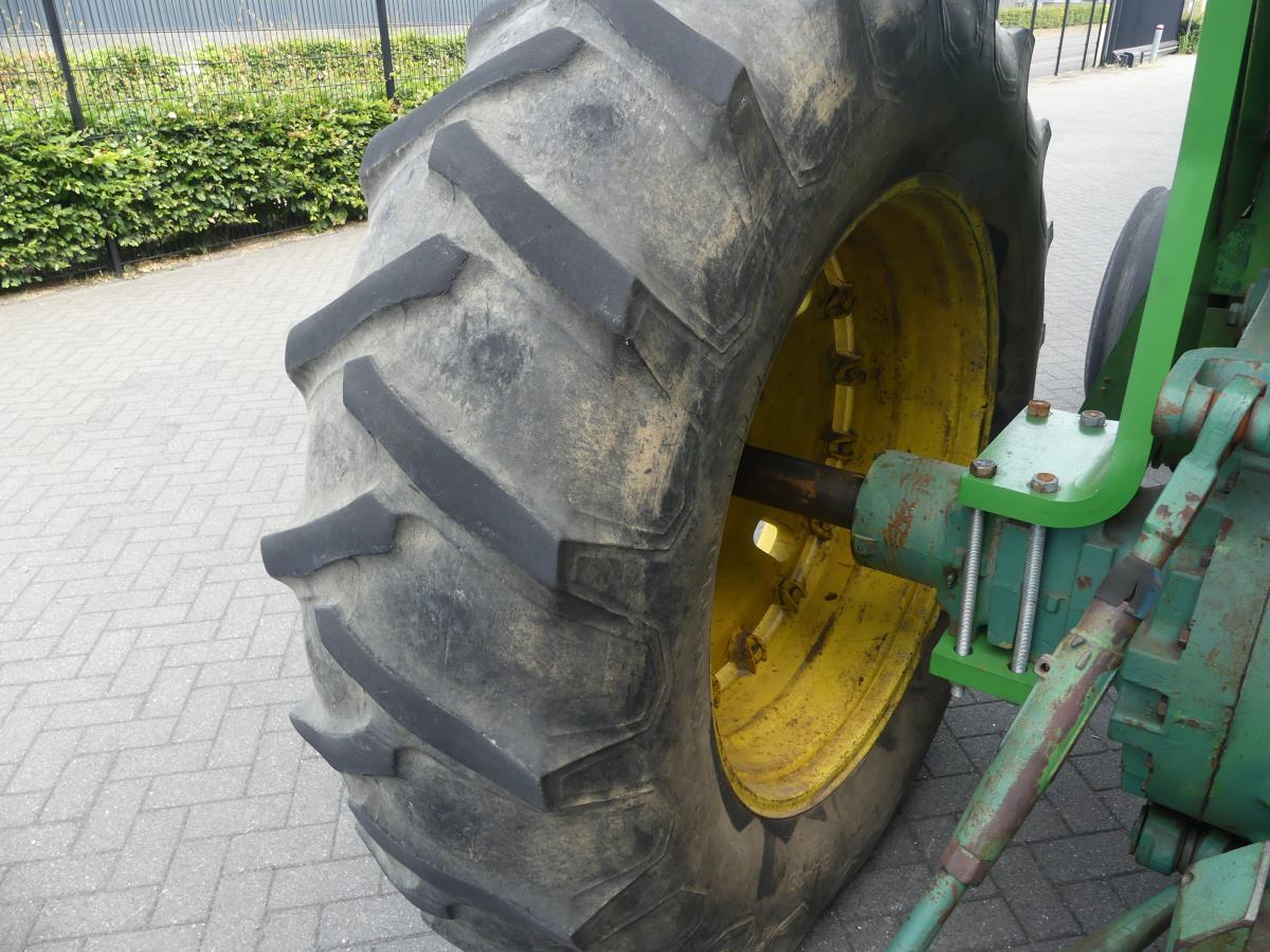 John-Deere 6030