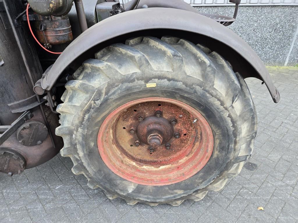 Munktells GBMV-1 Woodgas tractor running on woodgas