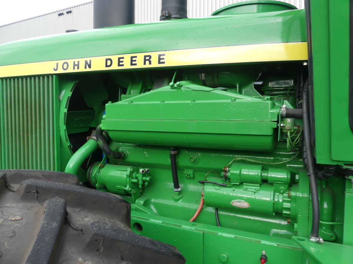 John-Deere 7520