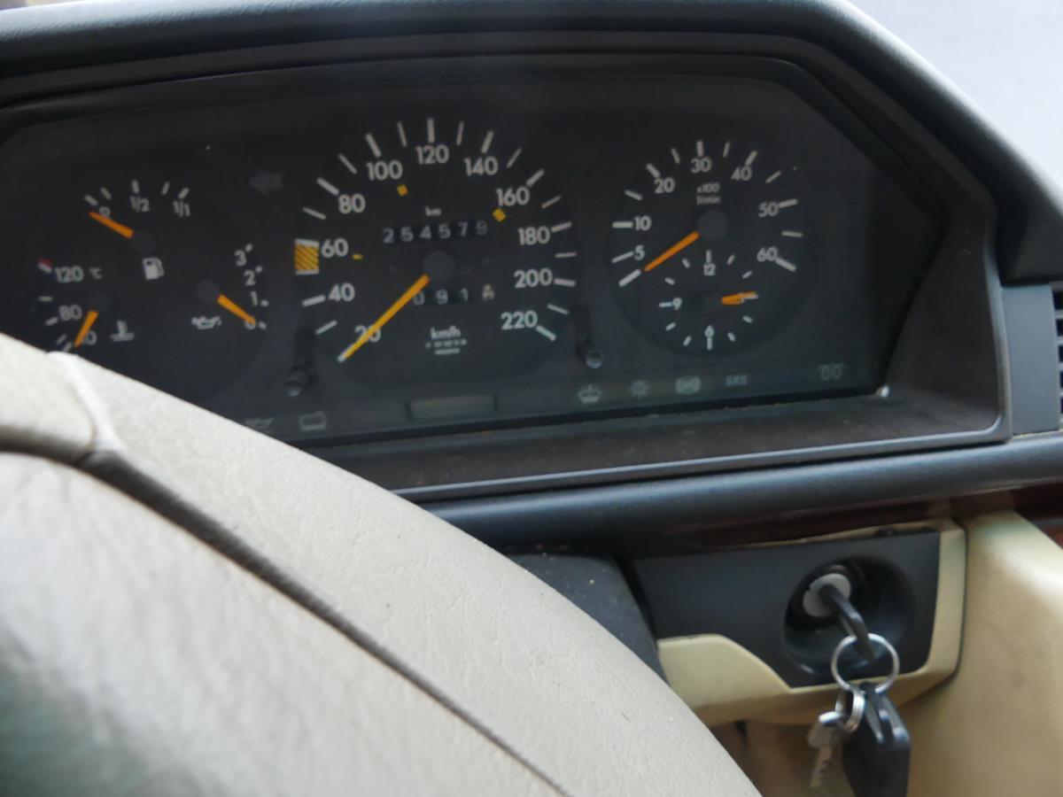 Mercedes-Benz 300 TDT