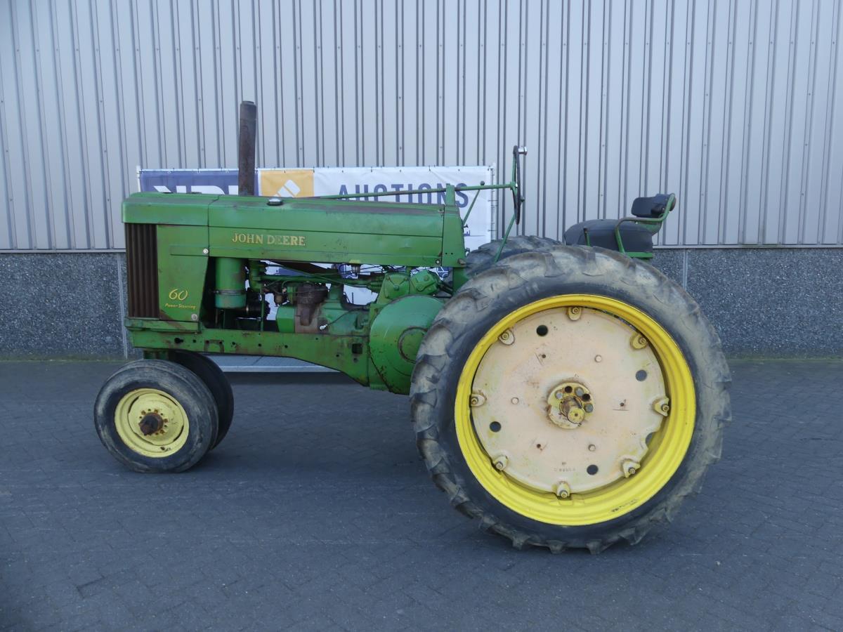 John-Deere 60