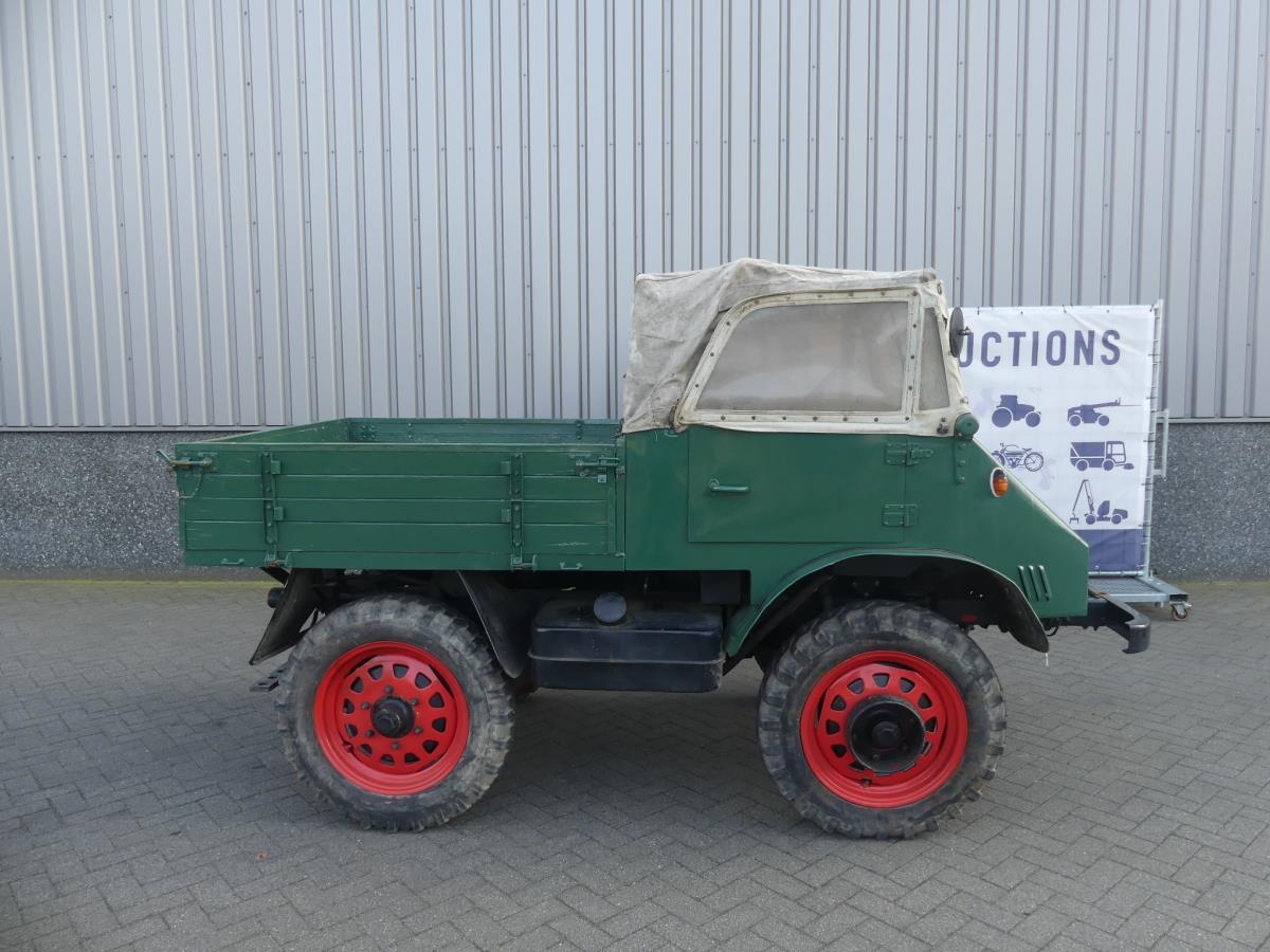 Mercedes-Benz Unimog