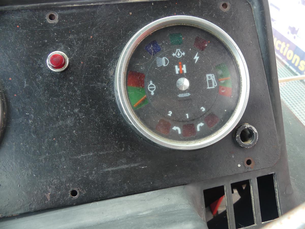 International 1055 4WD