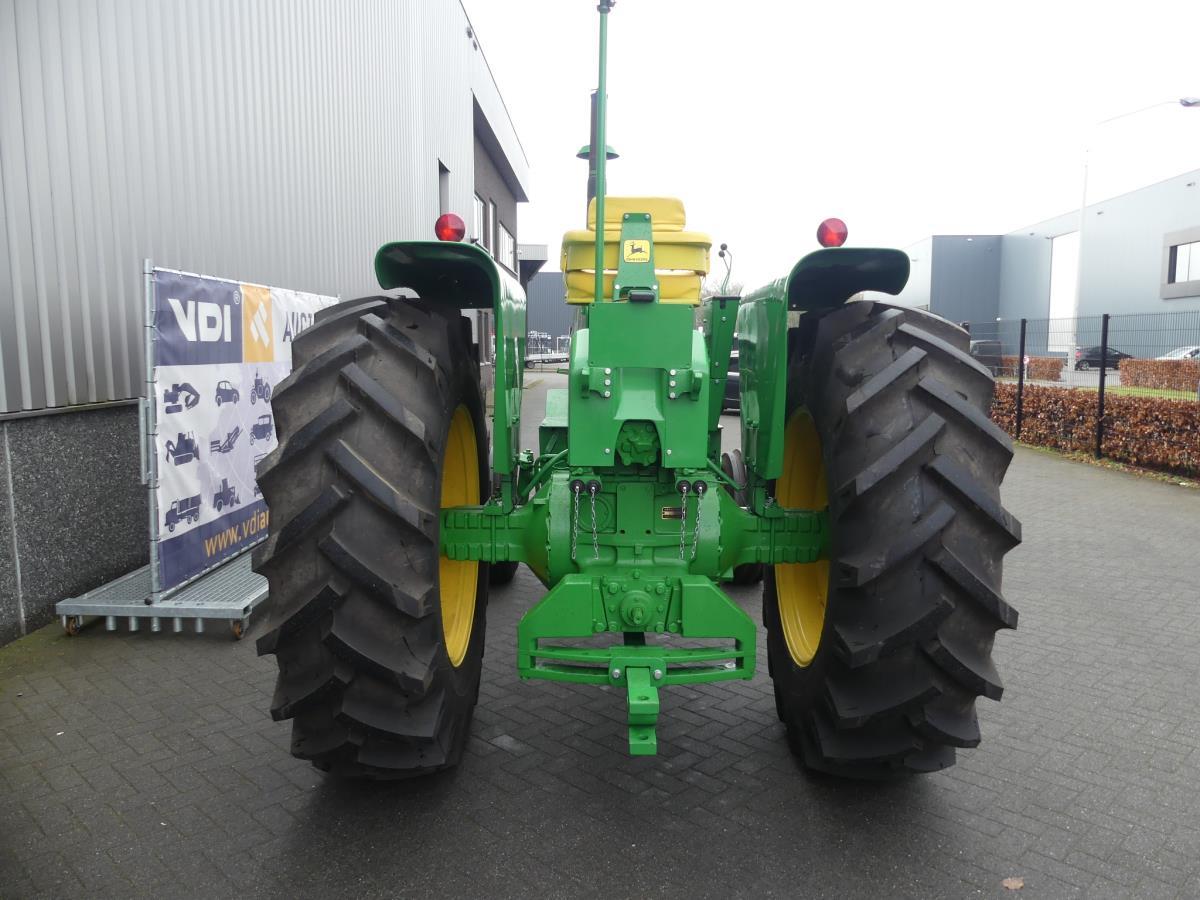 John-Deere 4620